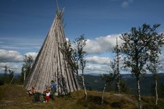 Rekonstruert vete på Olbergveten i Valdres. (Foto: Svein Erik Ski)