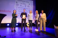 Tau skole mottok leseprisen 2026.