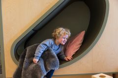 Forsker mener det er viktig å rette oppmerksomheten mot de store variasjonene i barns opplevelser av barnehagehverdagen og at barnehagen særlig må ha kompetanse og kapasitet til å identifisere barn som over tid ikke har det bra, og sikre at disse følges opp på en systematisk måte. Foto: Fredrik Lillegraven/UiS