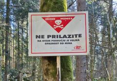 Et skilt advarer mot landminer i Medak, Kroatia. Foto: Šime Boca