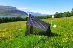 Malaisefelle som brukes til å samle insekter. Foto: Vegar Seljestokken, NINA