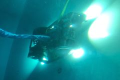 Vaskeroboten i aksjon under vann. Foto: Ecosubsea