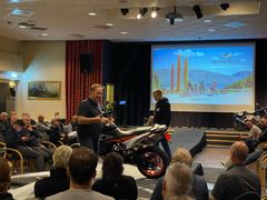 Ole-Andreas Isdahl presenterer de 8 nominerte syklene under fagdelen - sjekk ut www.straandtreffet.no