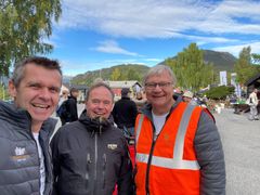 Trond Olsen (treffgeneral), Ole-Andreas Isdahl (opphavsmann) og Lars Arne Straand (hotelldirektør).