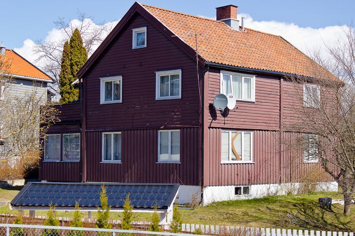 MÅ MALES: En dårlig sommersesong mange steder i Norge har gjort at mange har måttet utsette malerjobben.