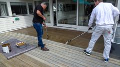 UTENDØRSARBEIDET: Våren er rett rundt hjørnet, og kanskje verker det i kroppen etter å komme i gang med utendørsarbeidet. Her er rådene du trenger for å vite når du kan starte.