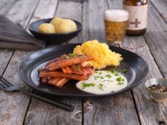 Flesk og duppe er enkel, velkjent og velsmakende husmannskost i hele landet.