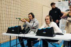 Idrettsprofilene Casper Ruud og Birgit Skarstein prøver seg på blindeskyting