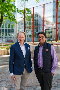 Mestergruppens konsernsjef, Mikkel Sandvik, med Daniel Kjørberg Siraj, konsernsjef i OBOS.
