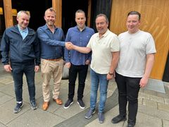 Fra venstre: Gaute Wiik, kjededirektør i XL-BYGG, Are Ellingsve,  Mats Blix Iversen, Kai Blix Iversen og Tom Even Ingerøyen.