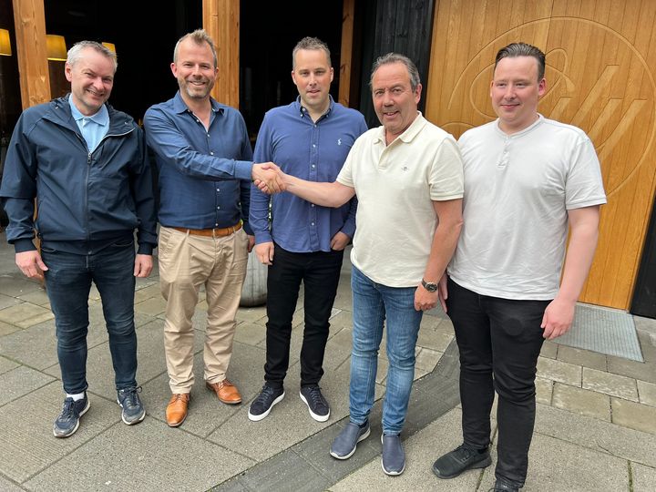 Fra venstre: Gaute Wiik, kjededirektør i XL-BYGG, Are Ellingsve,  Mats Blix Iversen, Kai Blix Iversen og Tom Even Ingerøyen.