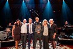 Årets forhandler M2 Tomteutvikling. Fra venstre: Gunnar Hognestad, Christian Uldal,  Birgitte Andersen og Line Nordholm Karlstad