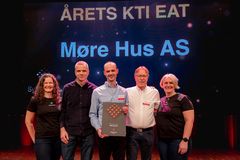 Vinner beste kundetilfredshet, enebolig-EAT: MøreHus. Fra venstre: Elisabeth Jelstad, Tore Myking, Bjørn Sætre, Jan-Magnus Knutsen og Line Nordholm Karlstad.