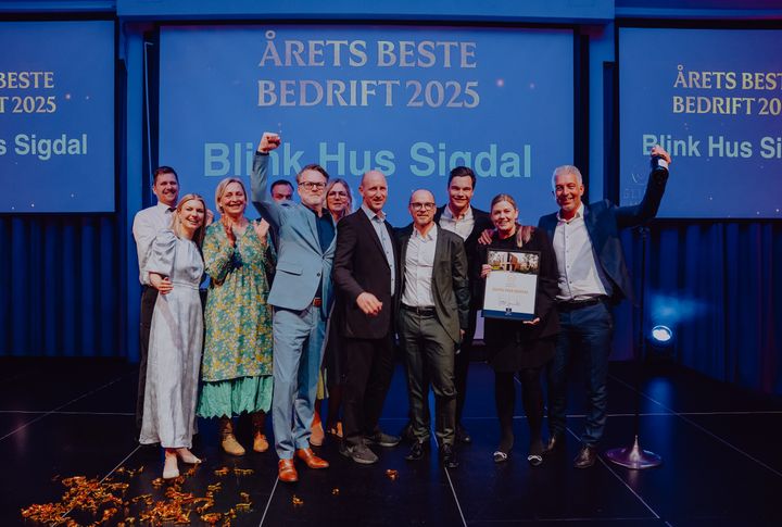 Fra venstre: Fredrik Hammarlund (Blink Hus kjedekontor), Lise Stien (Blink Hus kjedekontor), Gunn Holmøy (Blink Hus Sigdal), Mats Frøyse (Blink Hus Sigdal), Espen Karlsen (Blink Hus Sigdal), Tina Kolbjørnsrud (Blink Hus Sigdal), Runar Svåsand (Blink Hus Sigdal), Vidar Gammelli (Blink Hus kjedekontor), Haakon Skredsvig Flatin (Blink Hus Sigdal), Silje Janett Jørum (Blink Hus Sigdal) og Jan Erik Møien (Blink Hus Sigdal).