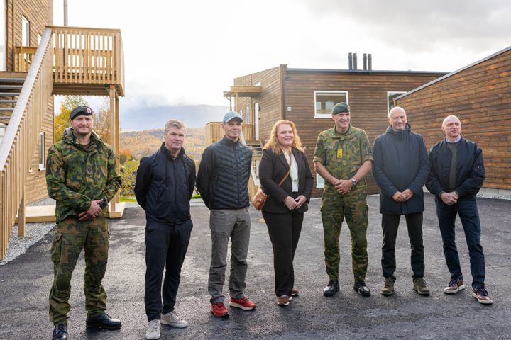 Sjef Hæren Lars Lervik var med på markeringen av 20 ferdigstilte boenheter på Setermoen.