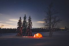 Prøv å overnatte ute, vi lover avkobling, ro og gode opplevelser å dele.