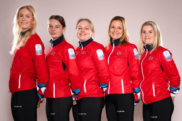 Laget som skal representere Norge i VM. Her fra EM i Lohja før jul. Ingeborg Forbregd (t.v), Eilin Kjærland, Mille Haslev Nordbye, Marianne Rørvik og Kristin Moen Skaslien.