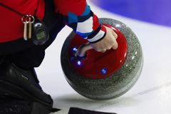 Stein renses og elektronikken nullstilles.