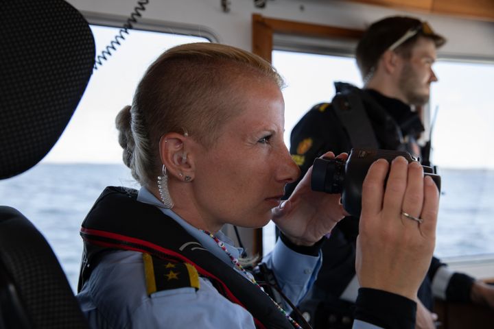 I pinsen hadde Tolletaten storaksjon på sjøen for å møte lystbåttrafikken fra Sverige.