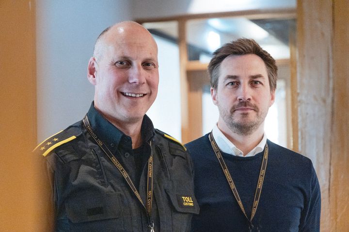 Bildet%20viser%20Stein-Birger%20Gude%20og%20Ketil%20Vike%20Arnesen%20som%20jobber%20i%20Tolletaten.