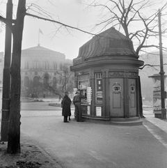 Centrumkiosken, ved Spikersuppa i Karl Johans gate, har stått siden 1914 og er den eldste Narvesen-kiosken som fremdeles er i drift. Her skal avisen distribueres på pressefrihetens dag 3. mai.