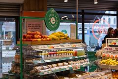 Reitan Convenience Norway restrukturerer for å skape en mer fremtidsrettet butikkportefølje. Illustrasjonsbilde fra Narvesen-kiosk.  Foto: Reitan Retail