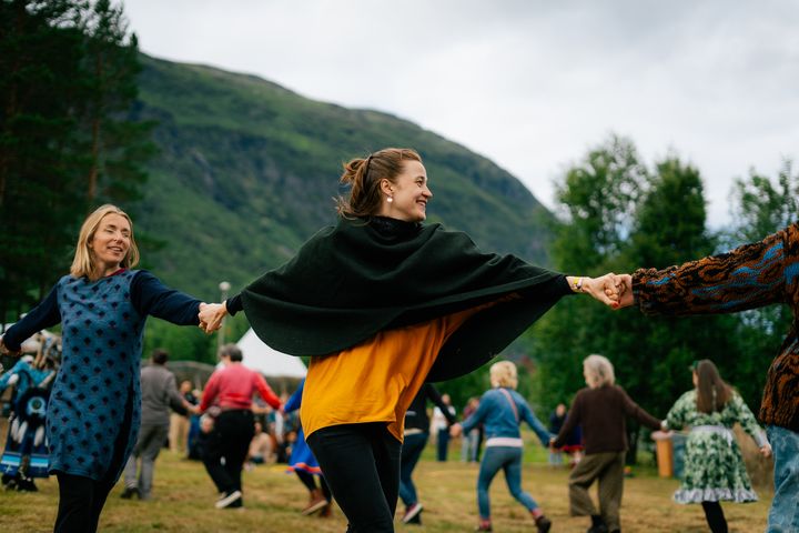 Midlene har stor betydning for kultursamarbeid i nord. Illustret med bilde fra Riddu Riđđu Festivála 2024.