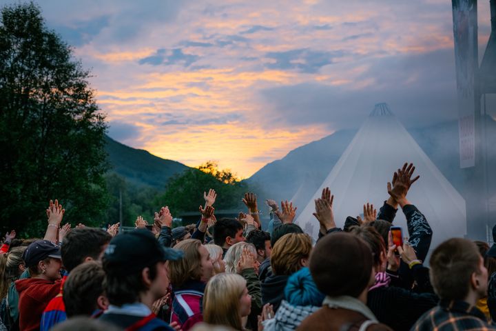 Riddu Riđđu kan puste lettet ut etter at internasjonal kultursatsing er berget med god drahjelp fra ordfører Bernt Lyngstad i Kåfjord kommune.