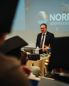 Tidligere Nord universitet-student Bjørn Arild Gram satte pris på prisen