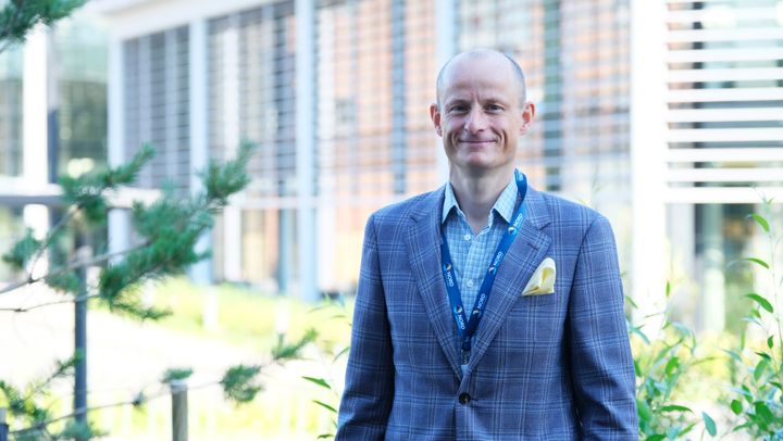 Prorektor utdanning, Levi Gårseth-Nesbakk, har god grunn til å smile. Foto: Nina Kjeøy, Nord universitet