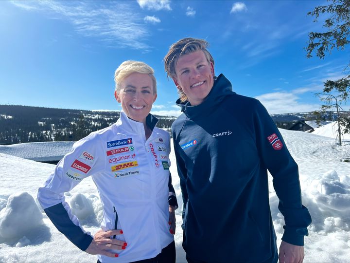 Daglig leder Skiforbundet langrenn, Cathrine Instebø, og langrennsløper Johannes Høsflot Klæbo.