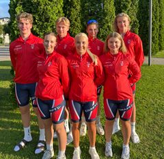Den norske troppen er klare for junior-VM. Mattis Hansen (fra venstre), Henrik Svindseth, Jarle Weium Glomseth, Bror Filip Korsæth, Linnea Cicilie Øyesvold, Emilie Ruud Lia og Mille Sophie Sveinhaug Aarnes.