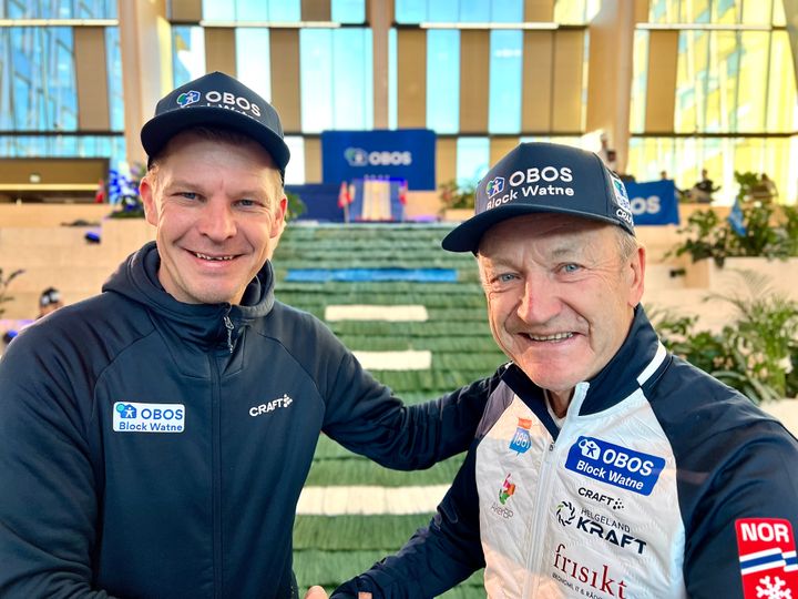 Rasmus Aarflot, sponsorsjef i OBOS, sammen med Ivar Stuan, sportssjef Kombinertlandslaget.