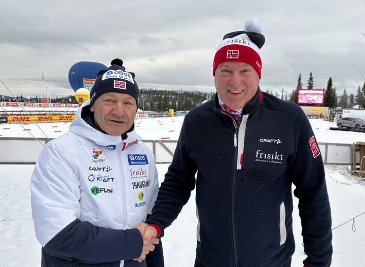 Øystein Snuggerud i Frisikt sammen med sportssjef Ivar Stuan.
