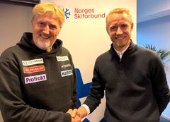 Profrakt og Hopplandslaget skal samarbeide framover. Stian Opsalhagen, kommersiell leder Profrakt (t.h.) sammen med hoppsjef Jan-Erik Aalbu.
