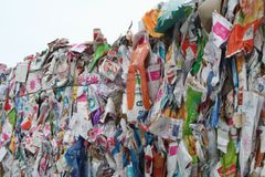 Kartonger til gjenvinning.