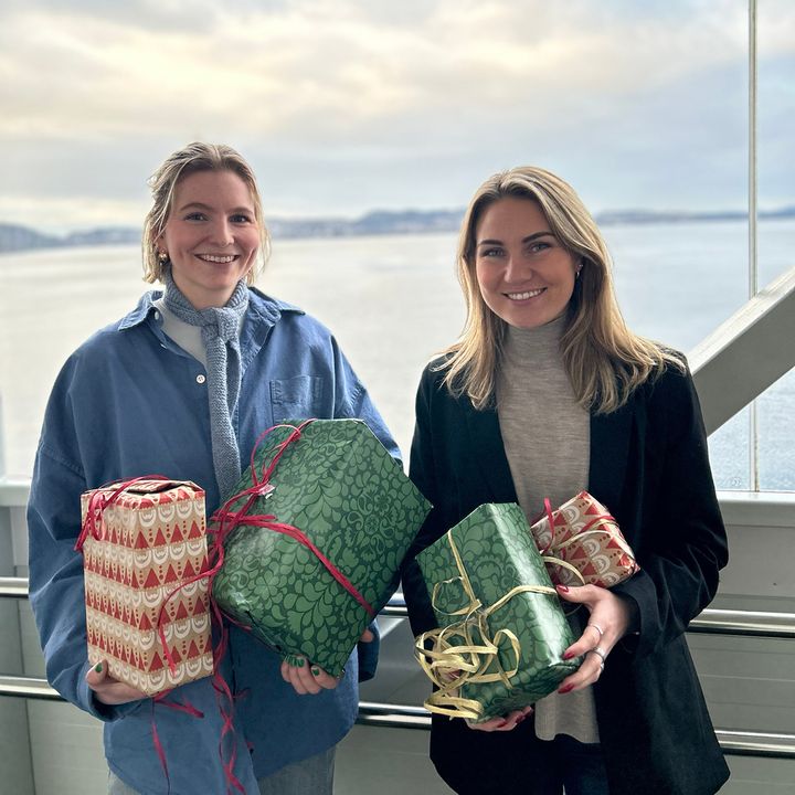 Fra venstre: Sunniva Bakke (Robin Hood Huset) og Linn Falch (Fjord Line)