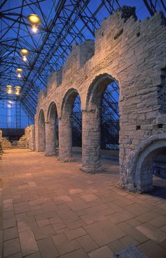 Hamardomen er betegnelsen på den gamle Domkirken som ble bygd på 1100-tallet, etter at bispesetet ble opprettet i 1152. Stor og flott ruvet den ute på Domkirkeodden i mange hundre år før svenskene angrep, taket brant og forfallet begynte.