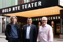 Teatersjef Runar Hodne, styreleder Jafar Altememy, adm. dir. Jan Beckmann