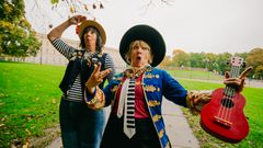 Sarah Christine Sandberg og Suzanne Paalgard i Knutsen & Ludvigsen - en teaterkonsert