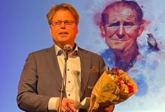 Jørn Lier Horst er «Årets forfatter» i Aftenposten Junior. Her under utdelingen av Prøysenprisene 2023. Foto: Bonnier Norsk Forlag