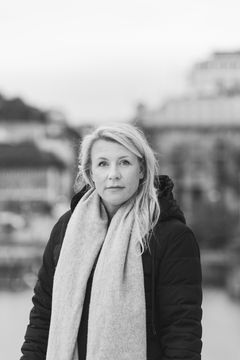 Kaja Nygaard debuterer med krimromanen "Et mørkere vann". Foto: Jarli&Jordan.