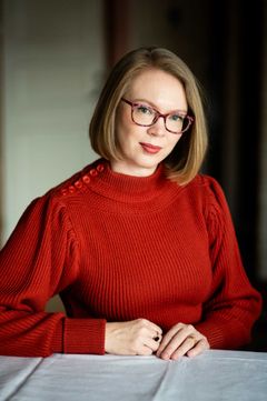 Maria Turtschaninoff hylles av kritikerne for sin debut for voksne lesere, «Arvejord». 19. til 21. mars besøker hun Oslo. Foto: Veikko Somerpuro