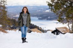 Viveca Sten skriver krimbøker fra vinterlandskapet i Åre. Foto: Niclas Vestefjell