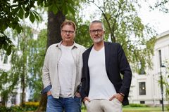 Jørn Lier Horst og Thomas Enger gjør eventyrlig suksess med bøkene om Alexander Blix og Emma Ramm. Foto: Magne Risnes
