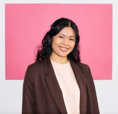 Warunee Bolstad er matinfluenser, oppvokst i Oslo med thailandske foreldre. Foto: Christopher Helberg/Bonnier Norsk Forlag