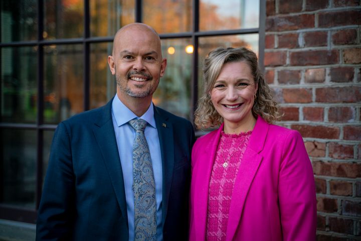 5G-VEKST I NORD: Direktør i Nkom, John-Eivind Velure og digitaliseringsminister Karianne Tung gleder seg over sterk vekst i 5G-dekningen i Nord-Norge – men peker på at regionen fortsatt har et stykke igjen for å nå resten av landet.
