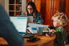 GIGABITHASTIGHET: Nærmere 2,5 millioner husstander har nå tilgang til bredbånd med nedlastningshastighet på 1 Gigabit/s, viser dekningsundersøkelsen fra Nkom.