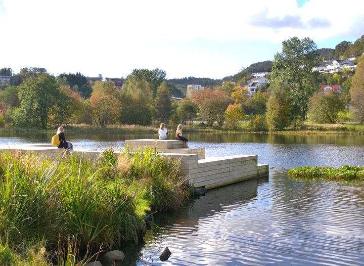 Lynghaugparken i Bergen er med til finalen i Landskapsarkitekturprisen 2023.