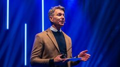 Energiminister, Terje Aasland under åpningen av Nye Nedre Fiskumfoss vannkraftverk i april.